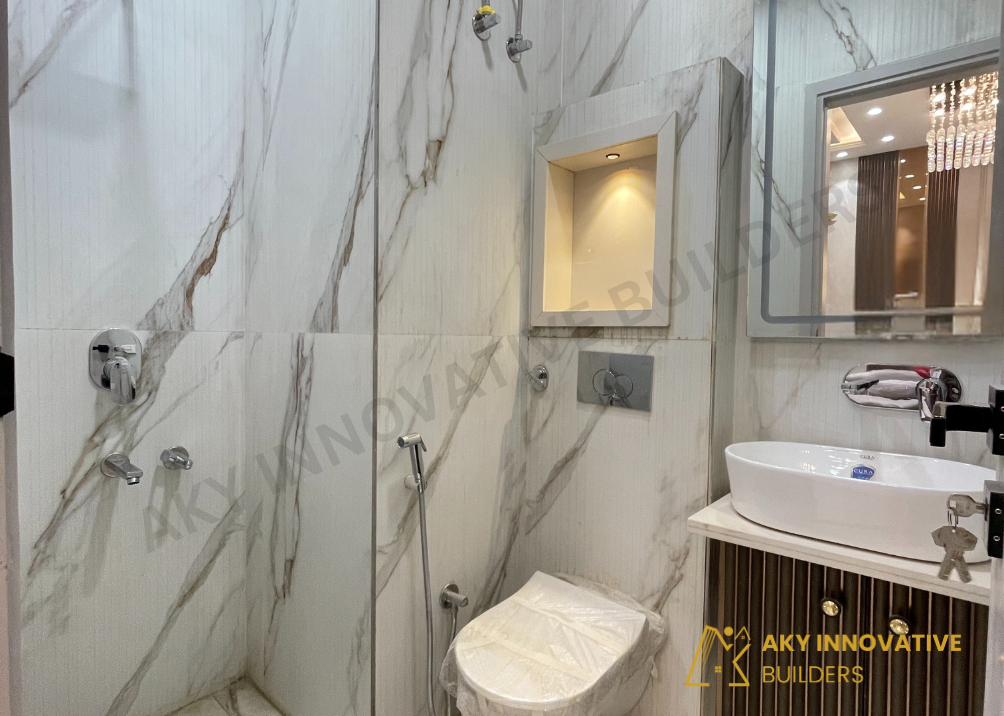 AKY-Topaz-Heights-Dwarka-4BHK-First-Floor-Front-Side-Washroom-1